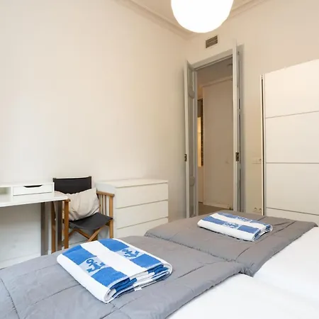 Aparteasy - Casanova Elegance Apartment Barcelona