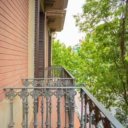 Aparteasy - Casanova Elegance Apartment Barcelona