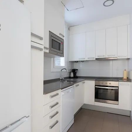 Aparteasy - Casanova Elegance Apartamento Barcelona