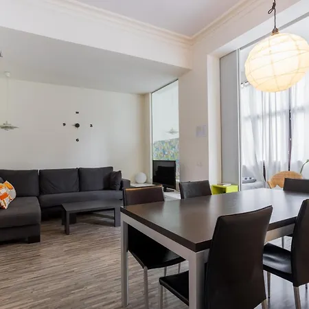 Aparteasy - Casanova Elegance Apartamento